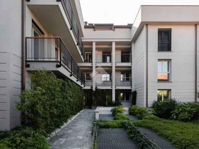Appartamento in vendita a Rho piazza Visconti, 13