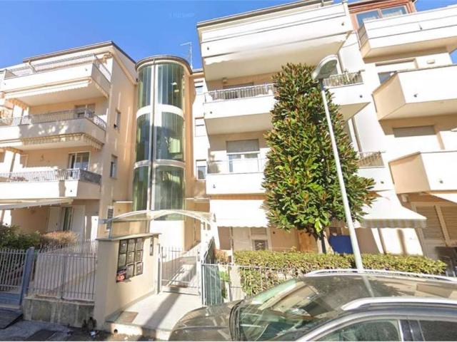 Appartamento in vendita a Riccione RN