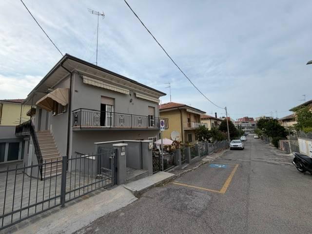 Appartamento in vendita a Riccione RN