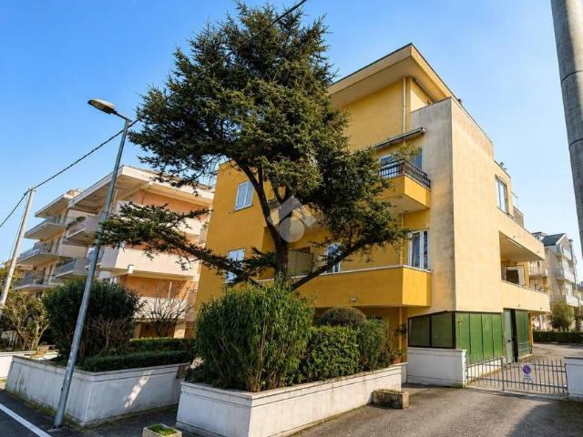 Appartamento in vendita a Rimini viale Lugano, 25, Miramare Rivazzurra