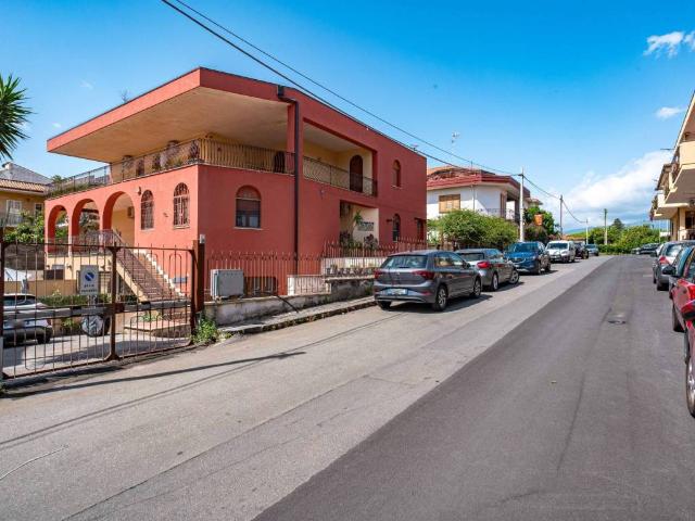 Appartamento in vendita a Riposto CT