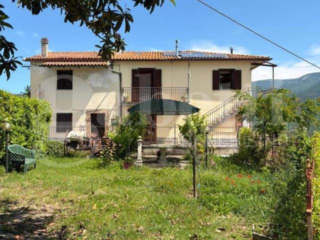 Appartamento in vendita a Rivodutri RI