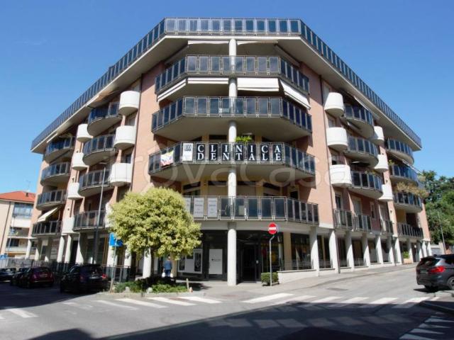 Appartamento in vendita a Rivoli via Napoleone Leumann, 24