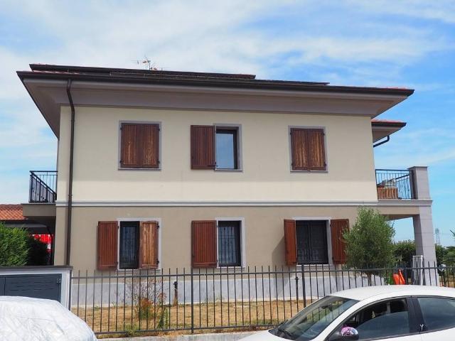 Appartamento in vendita a Rivolta d'Adda CR