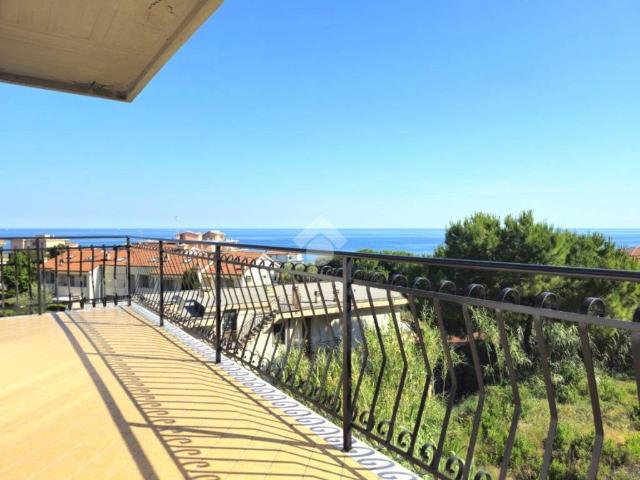 Appartamento in vendita a Riva Ligure IM