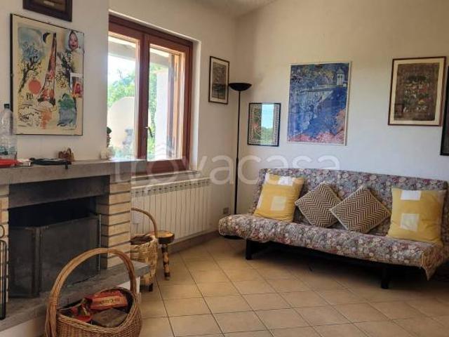 Appartamento in vendita a Rocca di Cambio via Santa Lucia