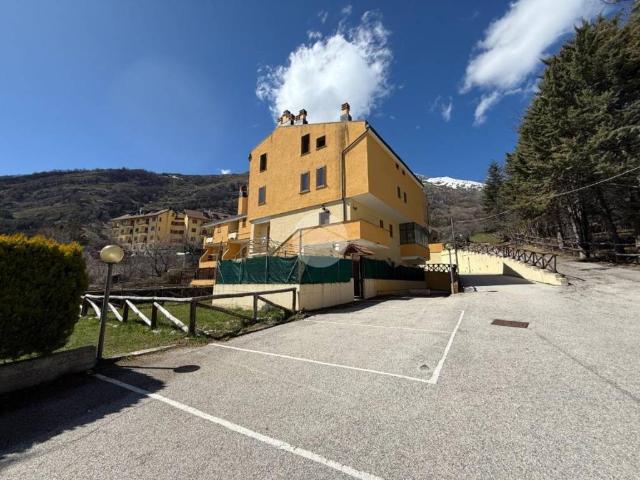 Appartamento in vendita a Rocca di Cambio AQ