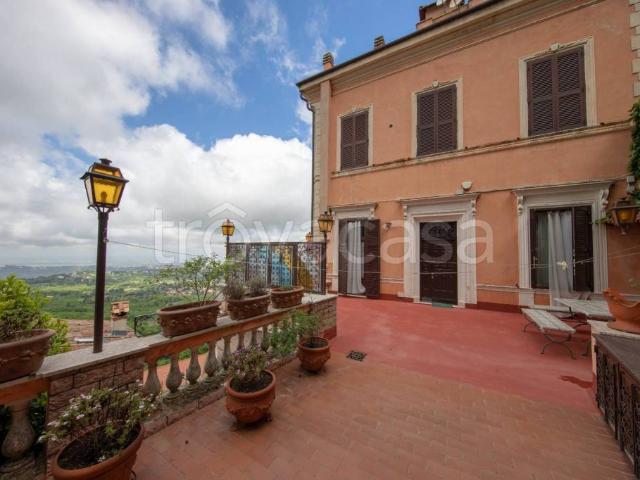 Appartamento in vendita a Rocca di Papa