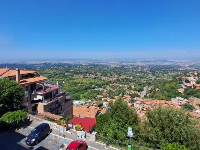 Appartamento in vendita a Rocca di Papa RM