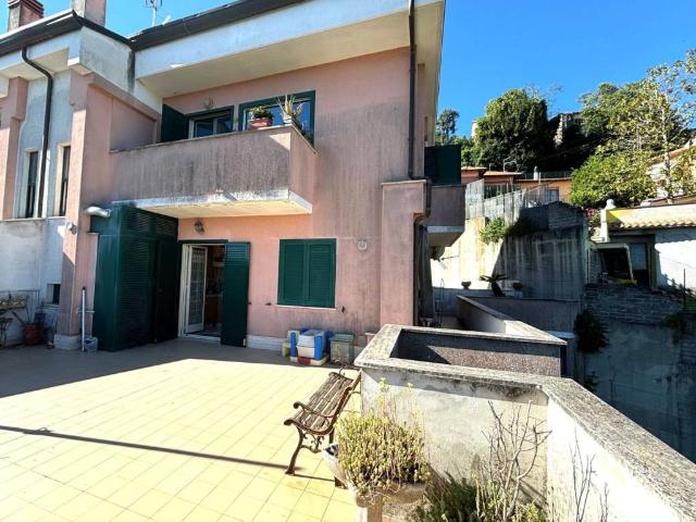 Appartamento in vendita a Rocca di Papa RM
