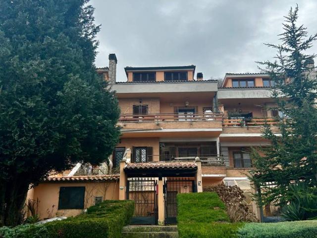 Appartamento in vendita a Rocca di Papa RM