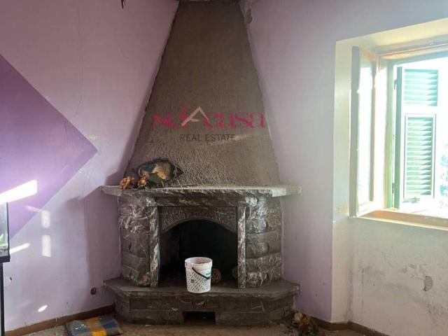 Appartamento in vendita a Roccalbegna GR