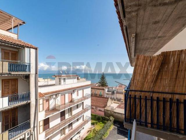 Appartamento in vendita a Roccalumera