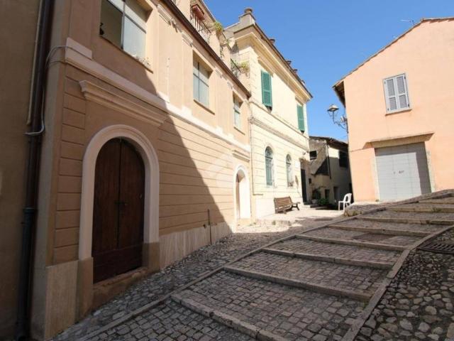 Appartamento in vendita a Roccantica RI