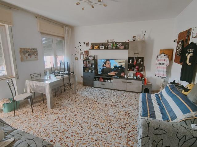 APPARTAMENTO in VENDITA a ROCCASTRADA CENTRO di 5 vani