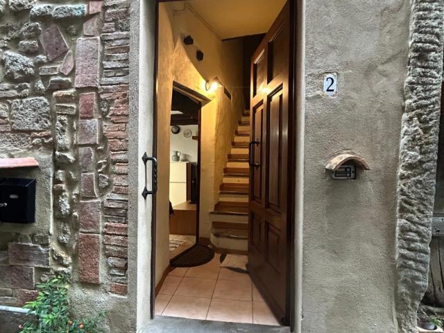 APPARTAMENTO in VENDITA a ROCCASTRADA CENTRO di 6 vani