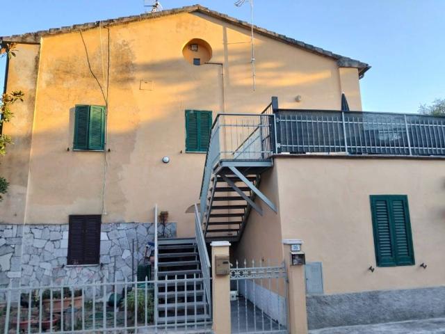 Appartamento in vendita a Roccastrada GR
