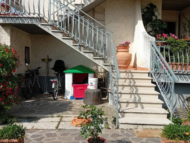 APPARTAMENTO in VENDITA a ROCCASTRADA RIBOLLA di 6 vani