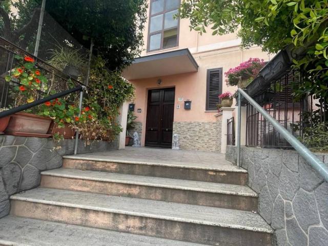 Appartamento in vendita a Roccella Ionica RC