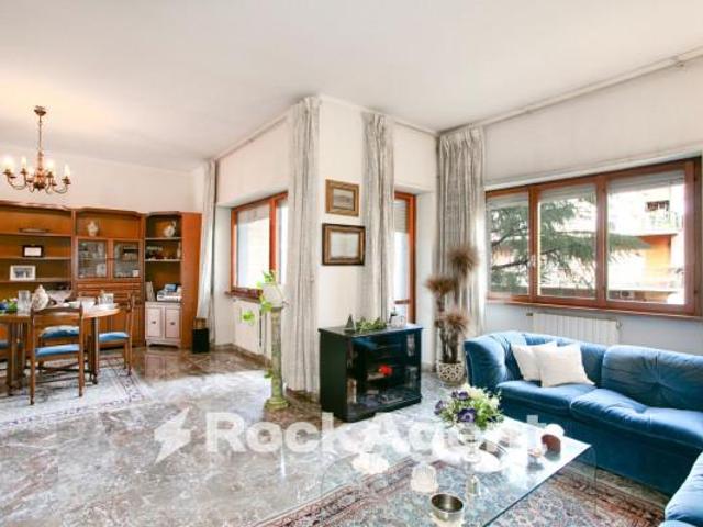 Appartamento in vendita a Roma