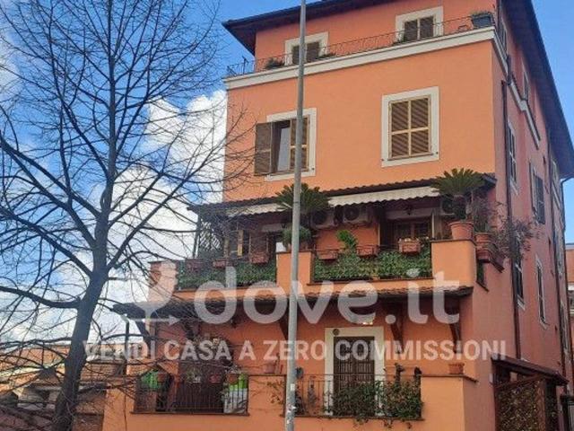 Appartamento in vendita a Roma