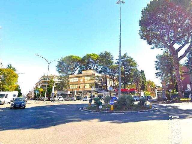 APPARTAMENTO in VENDITA a ROMA CASSIA di 4 vani
