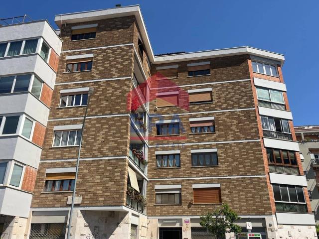 Appartamento in vendita a Roma, Ardeatino