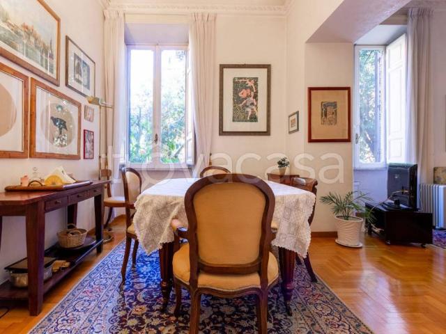 Appartamento in vendita a Roma, Bologna
