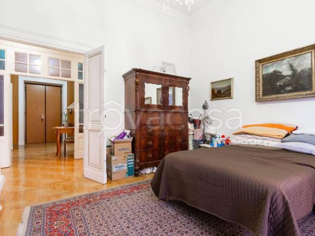 Appartamento in vendita a Roma, Bologna
