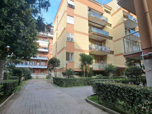 Appartamento in vendita a Roma, Ostia
