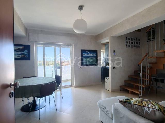 Appartamento in vendita a Roma, Ostia Levante