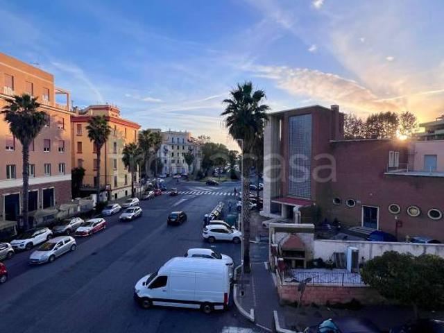Appartamento in vendita a Roma, Ostia Ponente