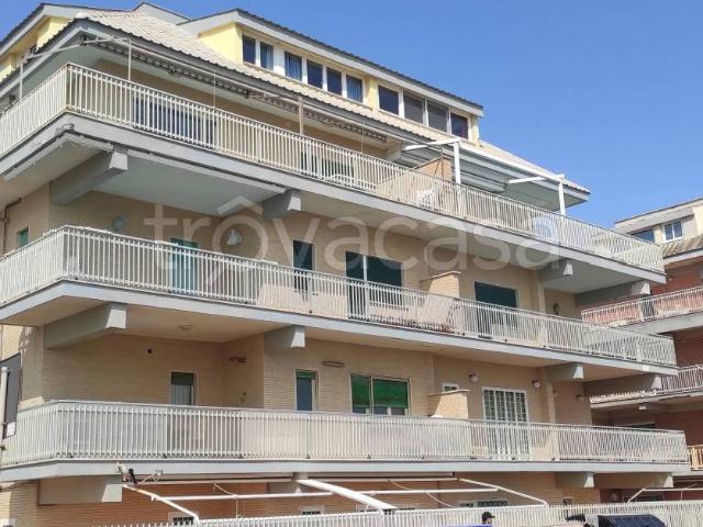Appartamento in vendita a Roma, Ostia Ponente