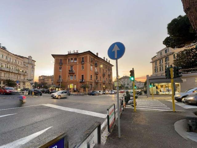 APPARTAMENTO in VENDITA a ROMA PARIOLI di 3 vani
