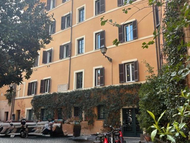 Appartamento in vendita a Roma piazza de' renzi, Trastevere