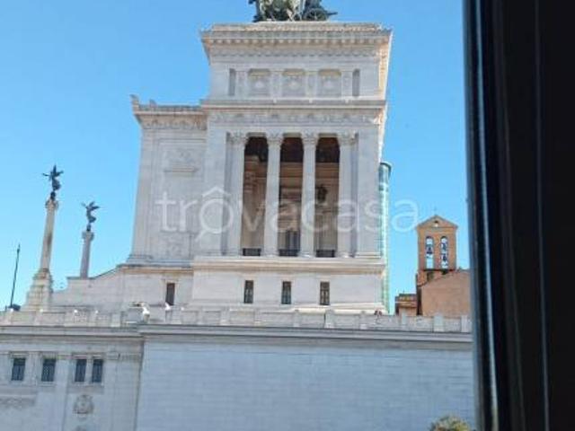 Appartamento in vendita a Roma piazza Venezia, Colosseo Fori Imperiali