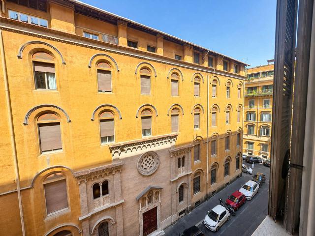 APPARTAMENTO in VENDITA a ROMA PRATI di 4 vani