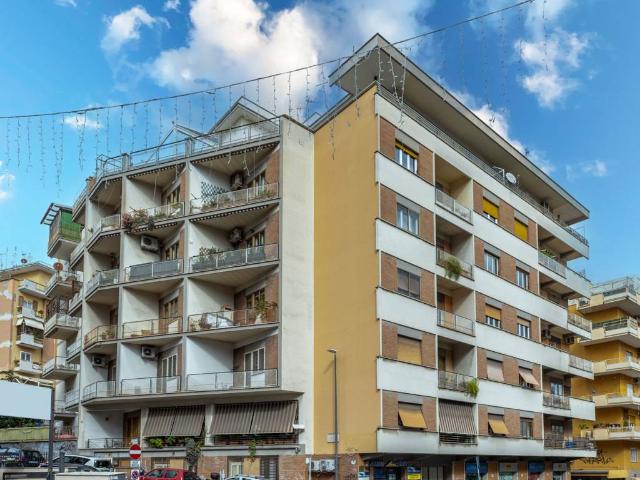 Appartamento in vendita a Roma RM