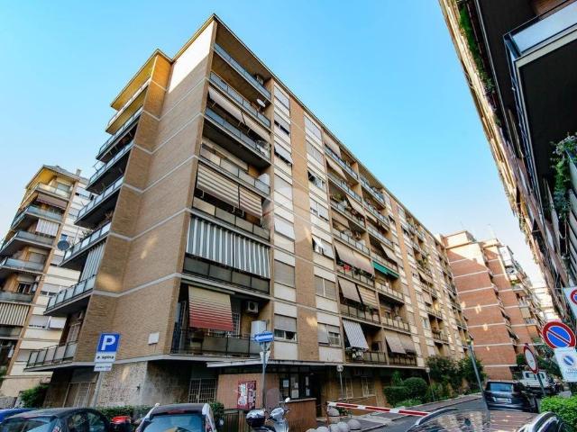 Appartamento in vendita a Roma RM