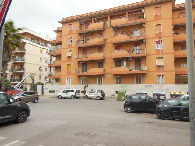 Appartamento in vendita a Roma RM