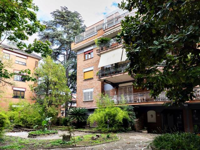 Appartamento in vendita a Roma RM