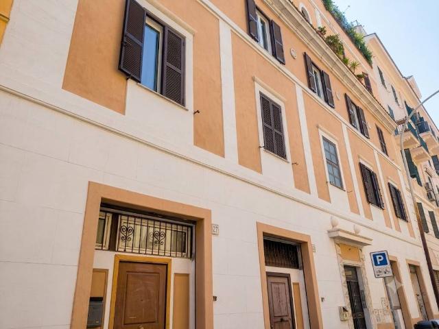 Appartamento in vendita a Roma RM