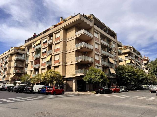 Appartamento in vendita a Roma RM