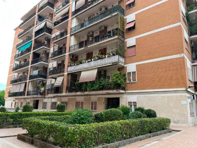 Appartamento in vendita a Roma RM