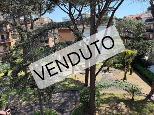 Appartamento in vendita a Roma RM