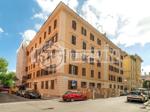 Appartamento in vendita a Roma RM