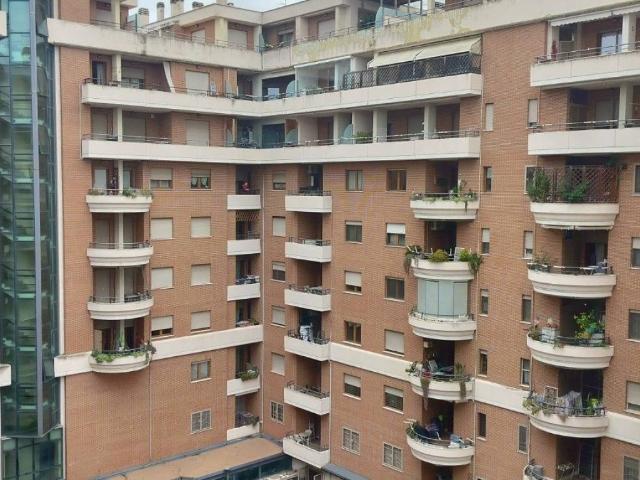 Appartamento in vendita a Roma RM