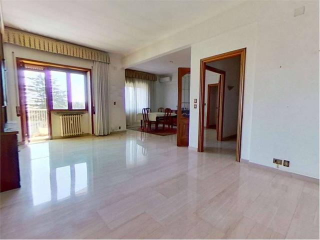 Appartamento in vendita a Roma RM
