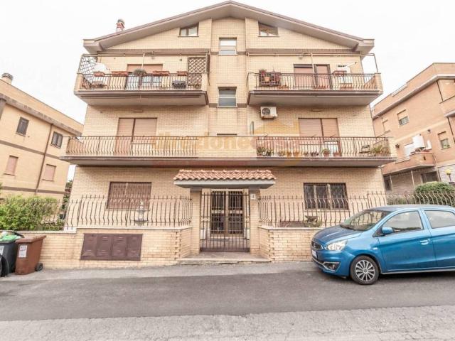 Appartamento in vendita a Roma RM