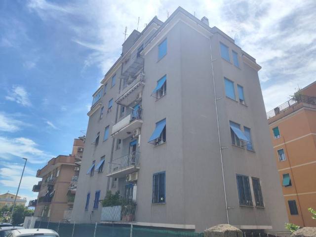 Appartamento in vendita a Roma RM